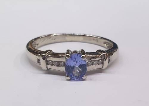 White Gold Diamond & Tanzanite Ring